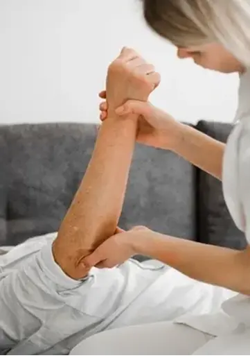 zaharren egoitzako arduraduna lucia v fernandez tu supervisora de residencias geriátricas lucia v fernández profesional multifacética